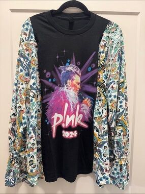 🎉 Upcycled Pink 2024 Concert Tee wMulticolor Paisley Sleeves. Fits S-XL Best🎉